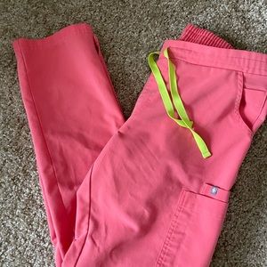 Small Coral Figs Yola scrub pants
